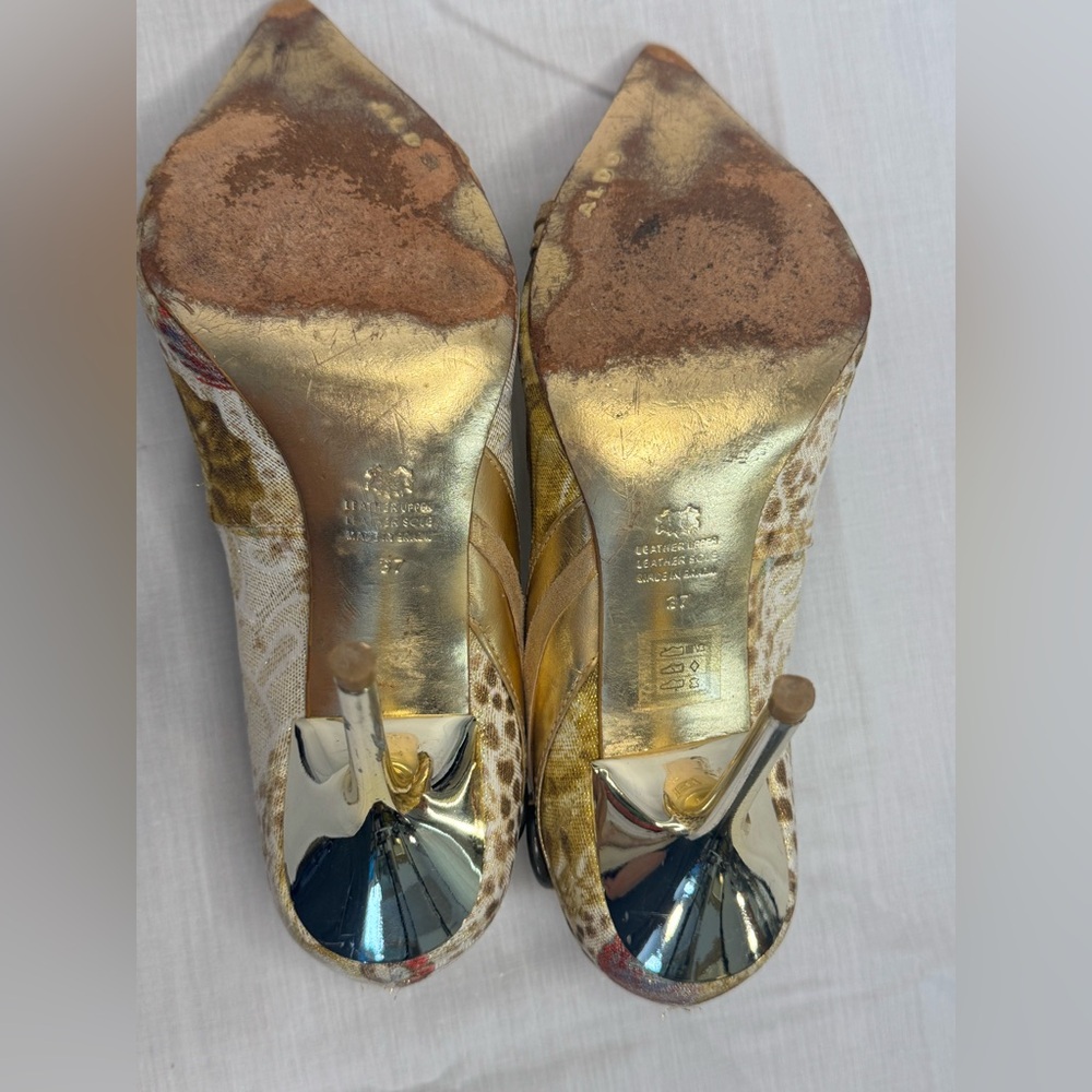 🔥90’s Vintage Multicolor Stiletto Gold Heels (size 37) (Size 6) - Picture 8 of 13